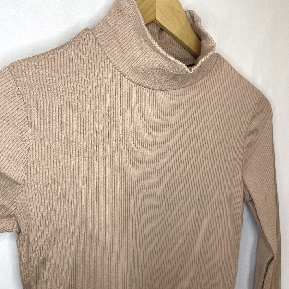 Lulu's Beige Turtleneck Long Sleeve Bodysuit - M - NWT